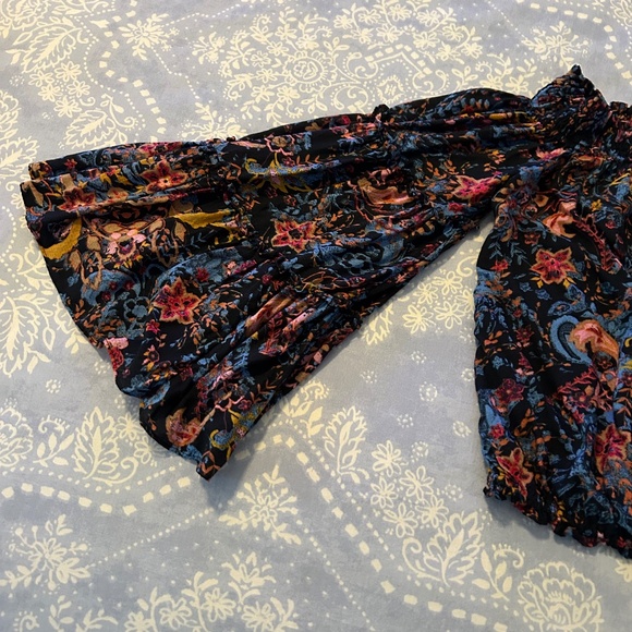 Free People Blue Bell Sleeve Off-the-Shoulder Blouse Size S Boho ~ Festival! - Picture 3 of 4